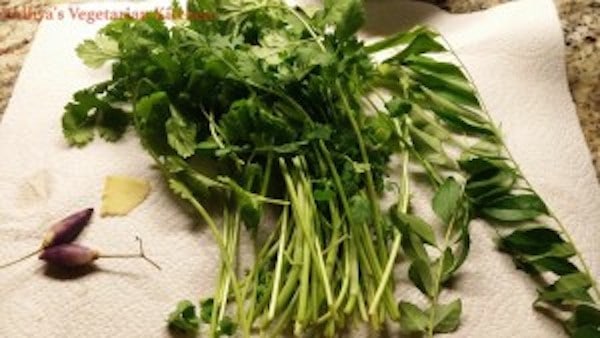 All the ingredients necessary to make this Cilantro Curry Leaves Chutney 