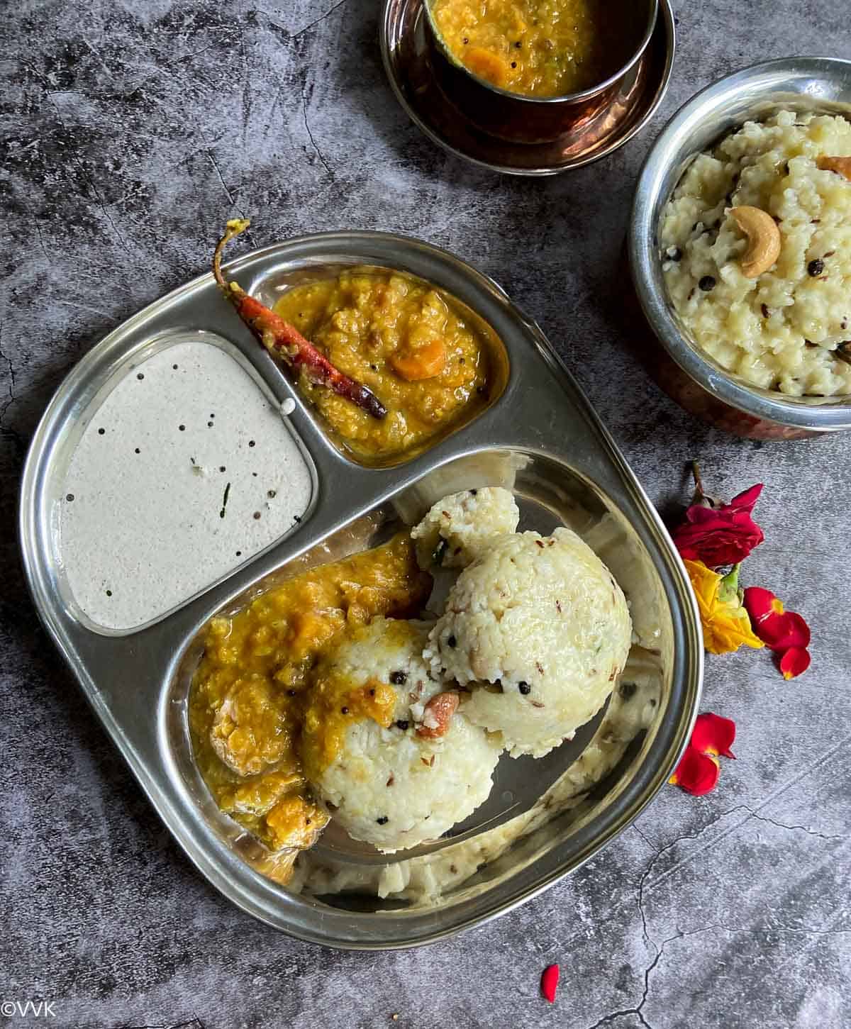 pongal served with chutney and sambar