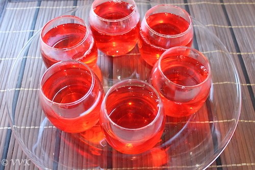 Jelly served in a glass tray