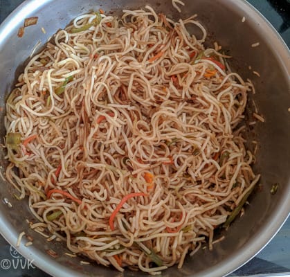 Cooked noodles before serving