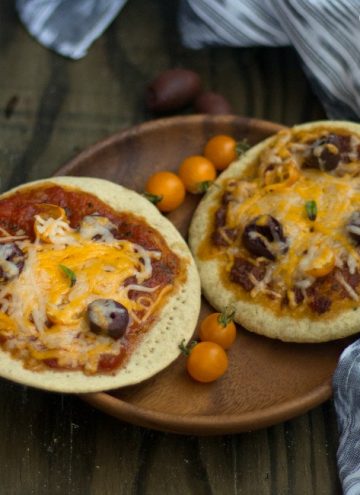 rotimatic pizza in wooden plate