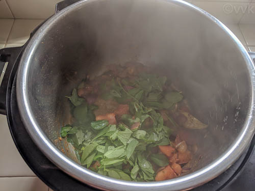 methi pulav - adding the mint and fenugreek leaves