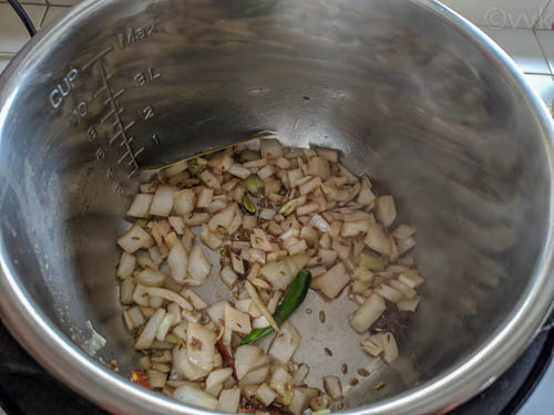 kashmiri pulav sauteing onions