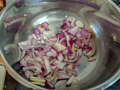 onion biryani cooking shallots