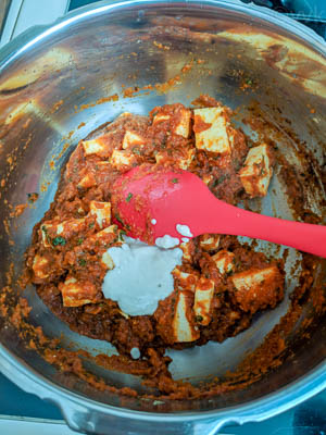 paneer makhani biryani adding cashew puree
