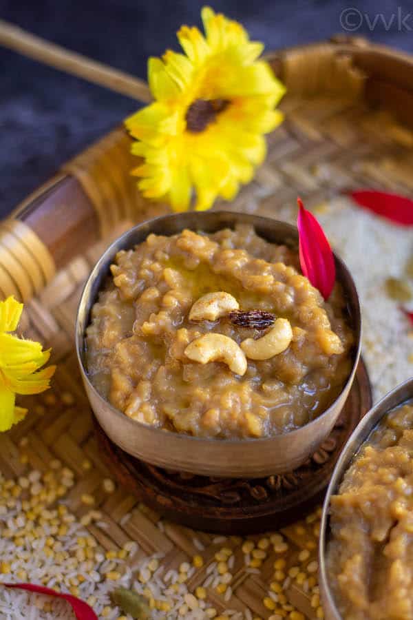 close up shot of pressure cooker sakkarai pongal