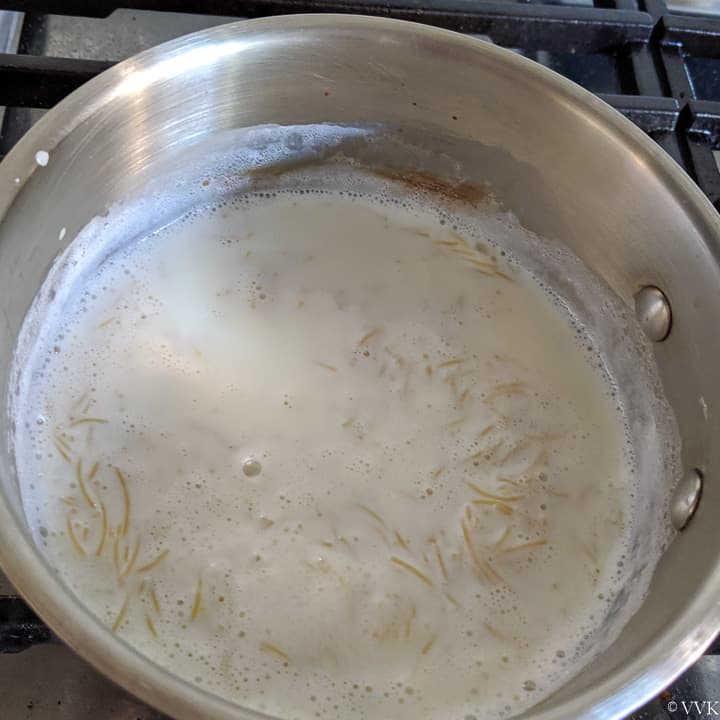 adding vermicelli to boiling milk