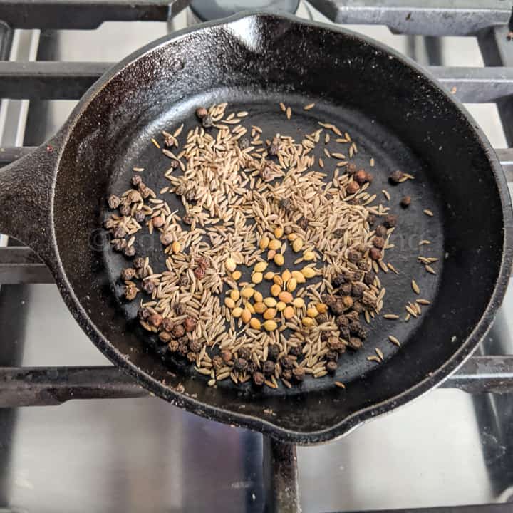 roasting spices for murungai keerai rasam