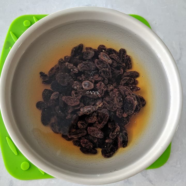 raisins soaking