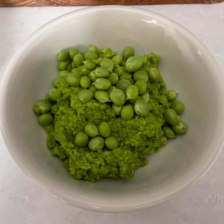 ground green peas and fresh ones