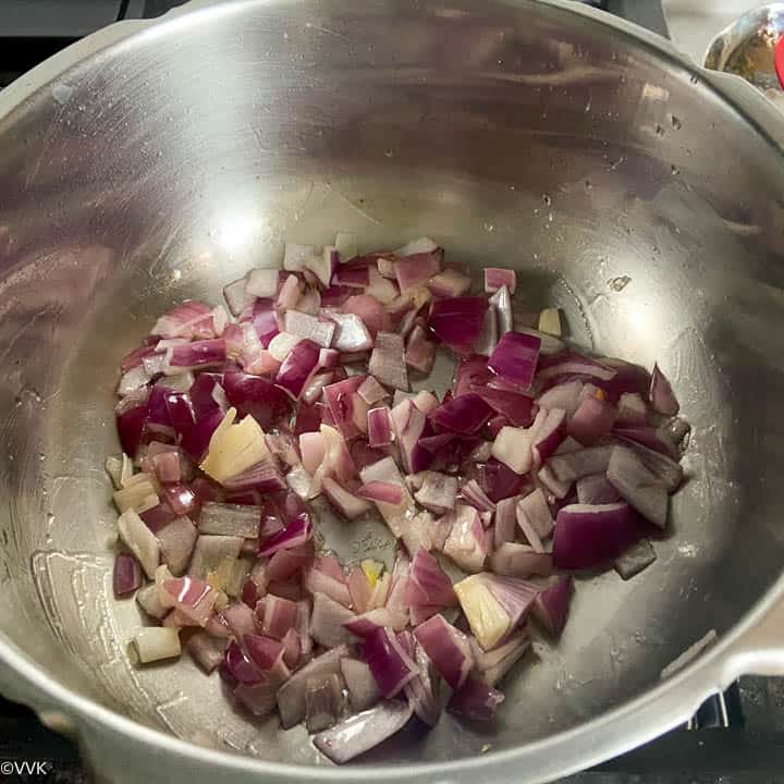sauteing onions for kurma