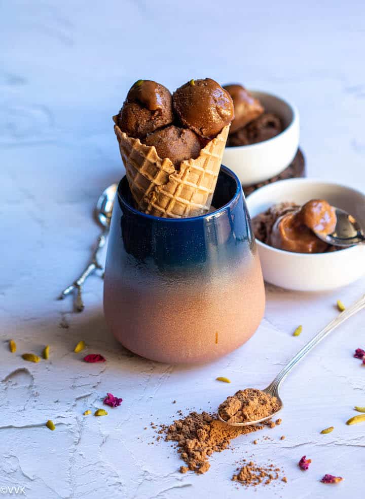 easy vegan ice cream with banana and chocolate served in cone and bowl