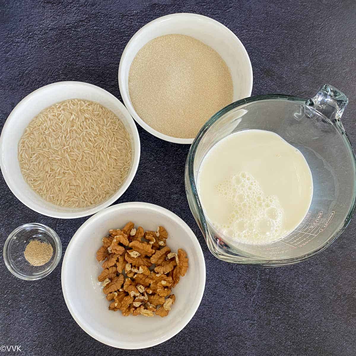 Ingredients required for the rice kheer