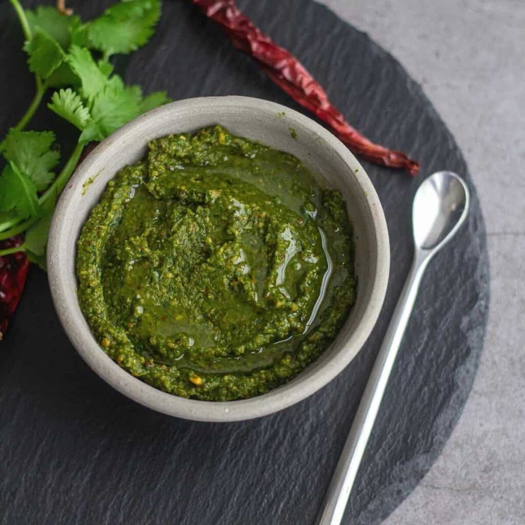 Kothamalli Vengaya Chutney Coriander Onion Chutney