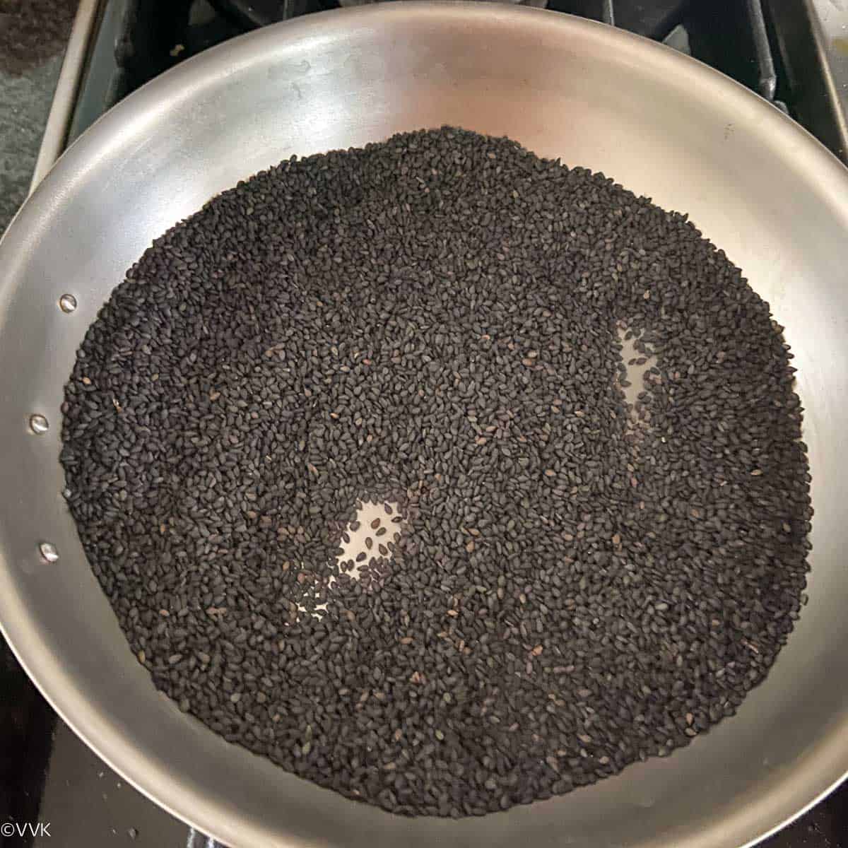 roasted black sesame seeds