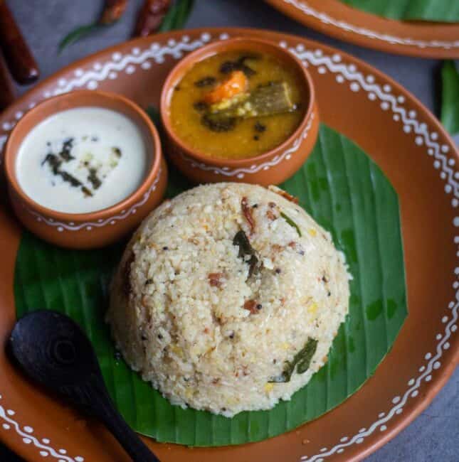 arisi upma served with sambar and chutney