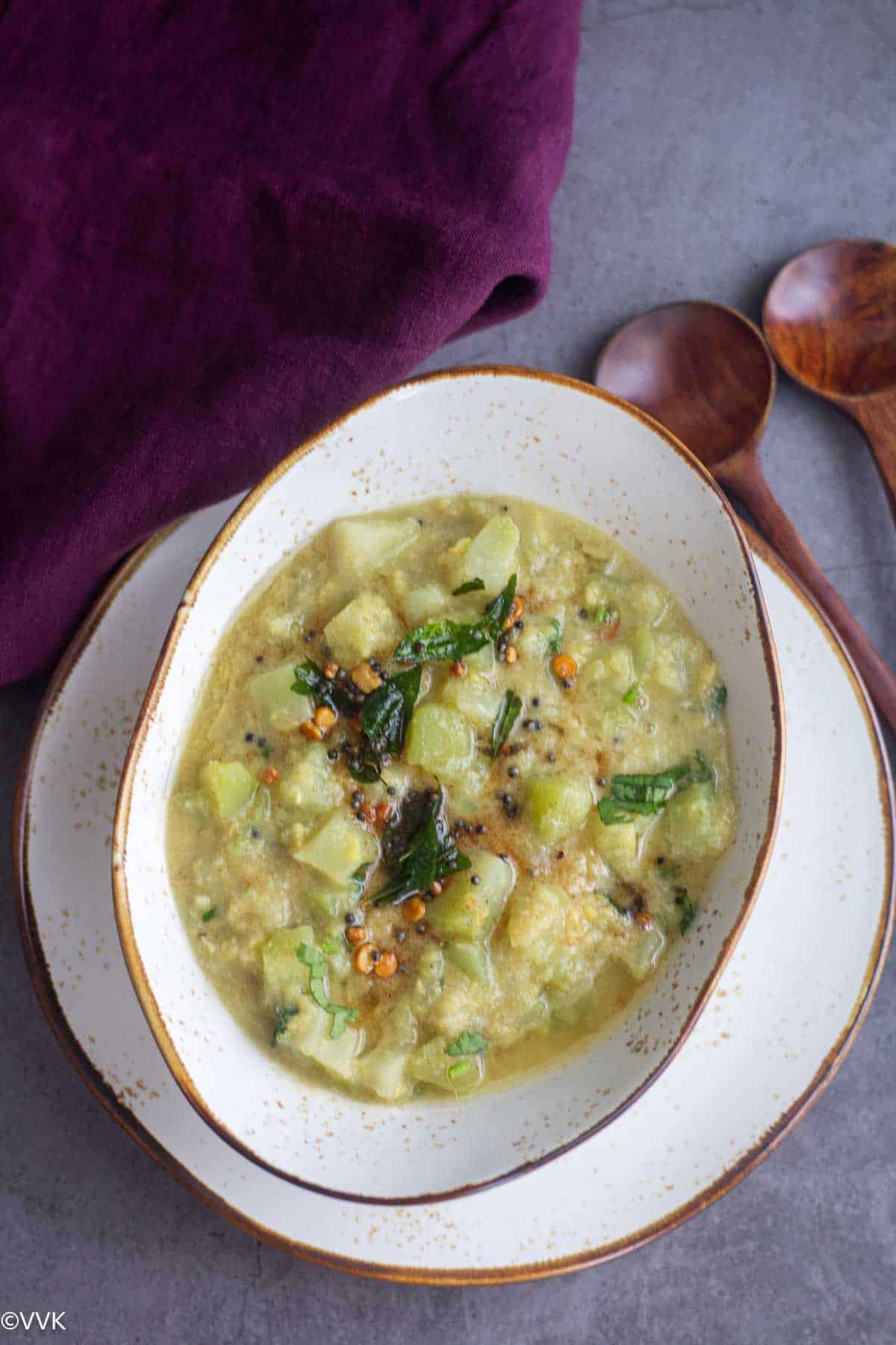 tamil brahmin style chow chow kootu with tempering on top